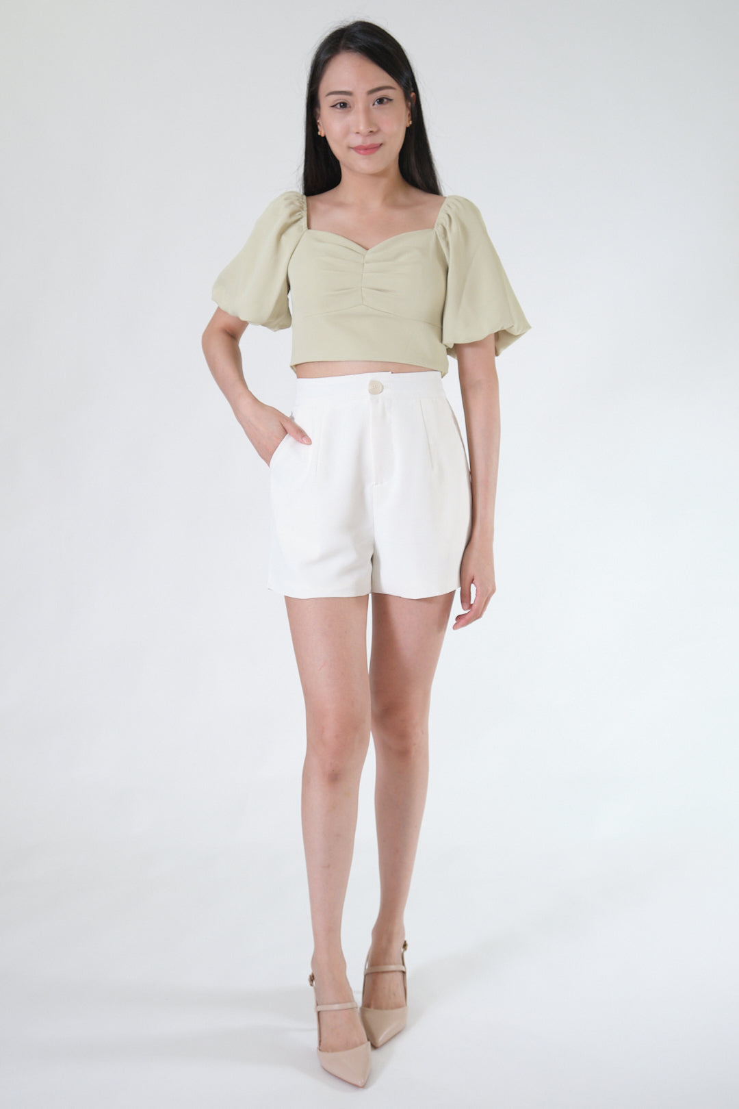 Chixxie Sandy Shorts (White)