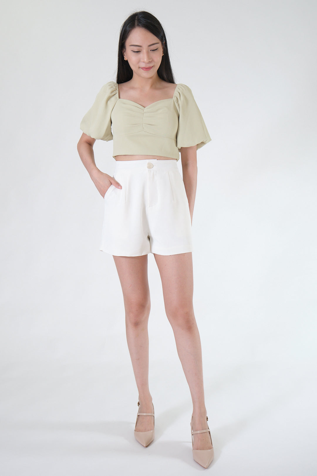 Chixxie Sandy Shorts (White)