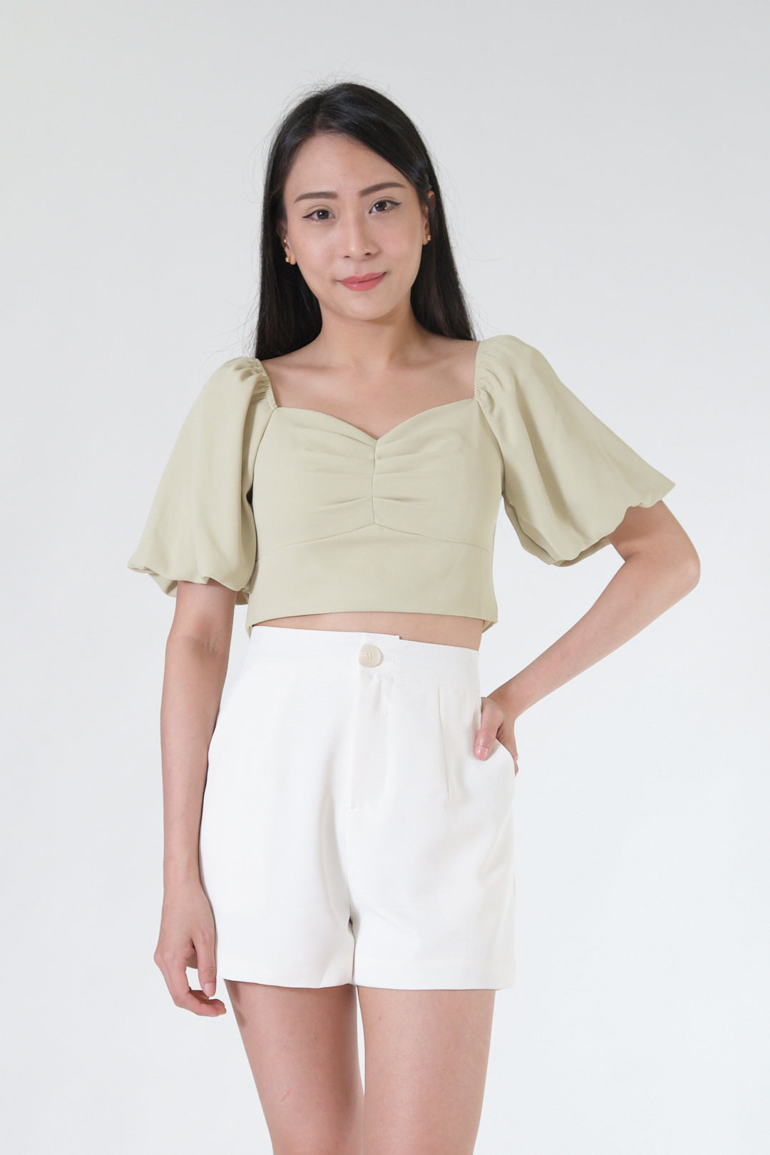 Chixxie Sandy Shorts (White)
