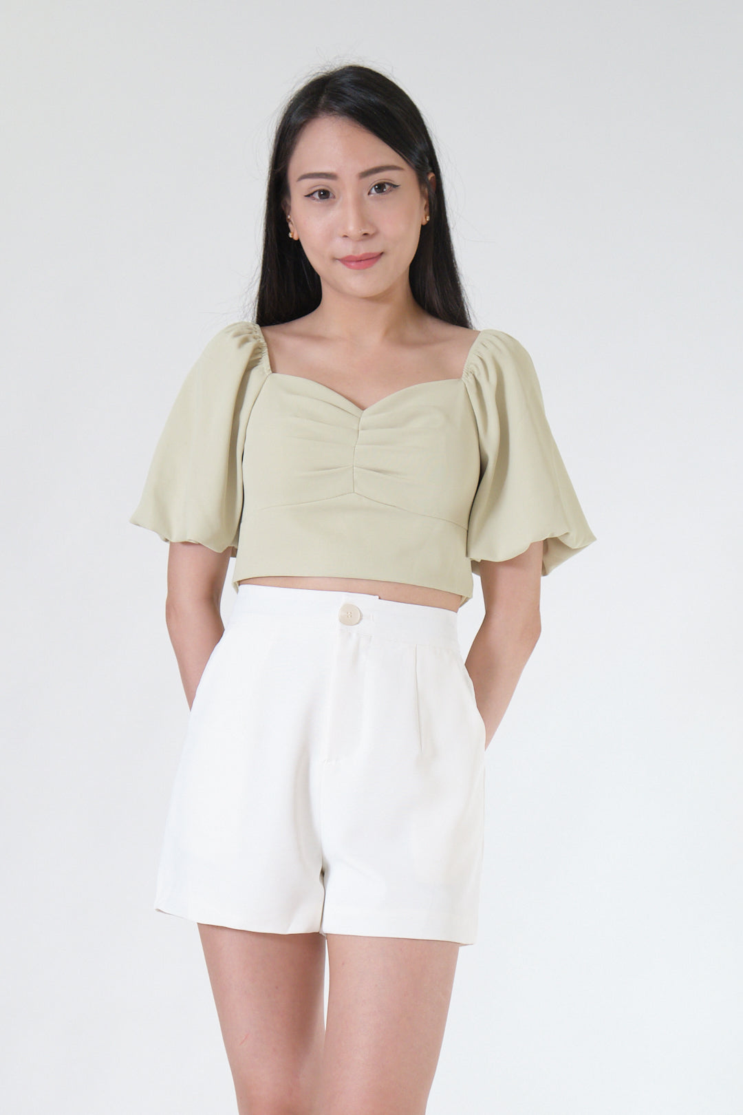 Chixxie Sandy Shorts (White)