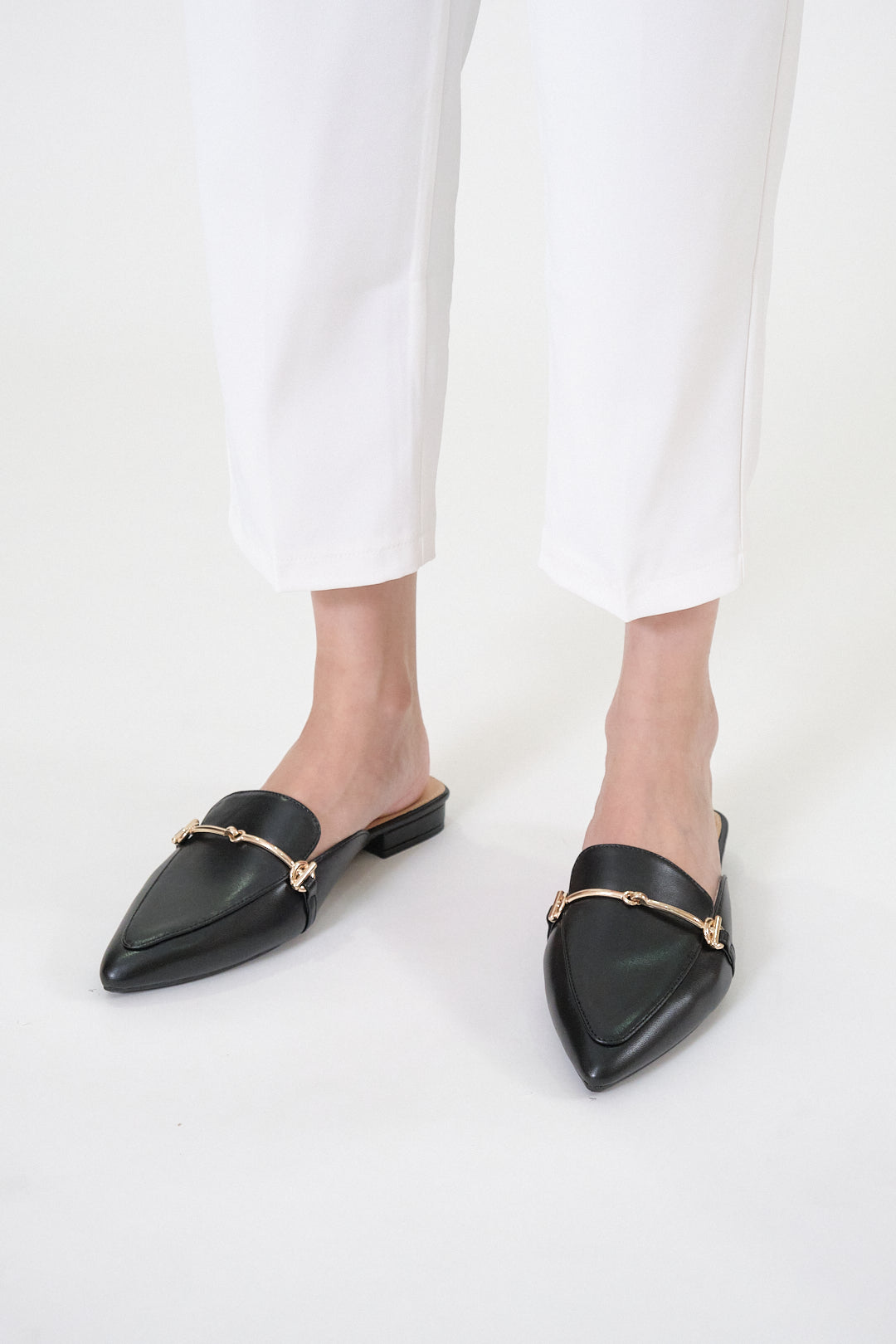 Chixxie XM17 Gold Buckle Pointed Mules
