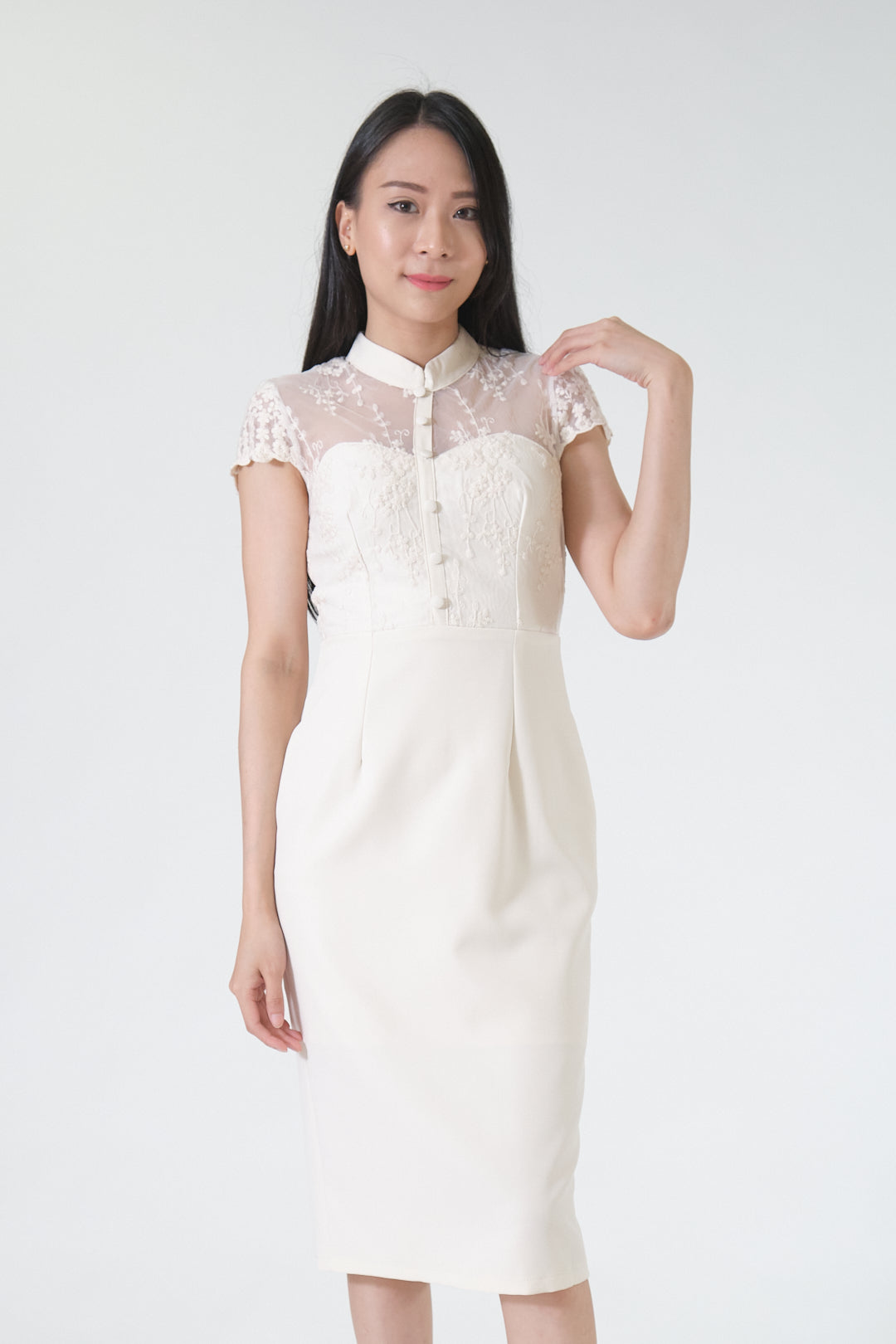 Chixxie Rosalie Cheongsam (Cream)
