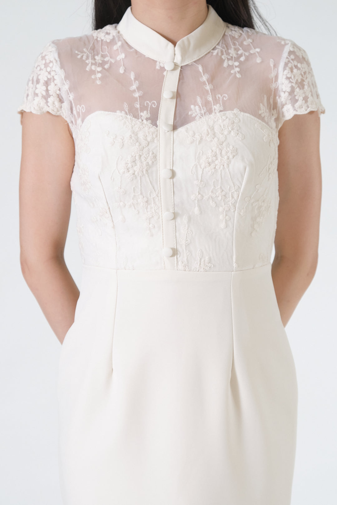 Chixxie Rosalie Cheongsam (Cream)
