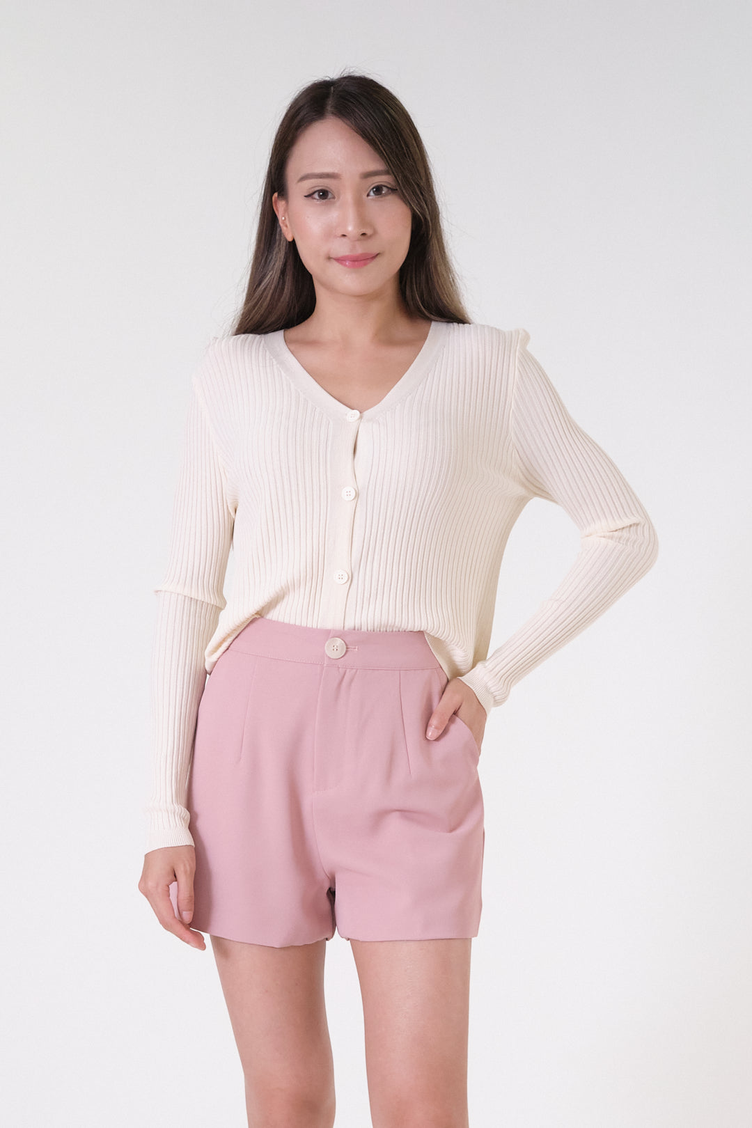 Chixxie Sandy Shorts (Pink) lo