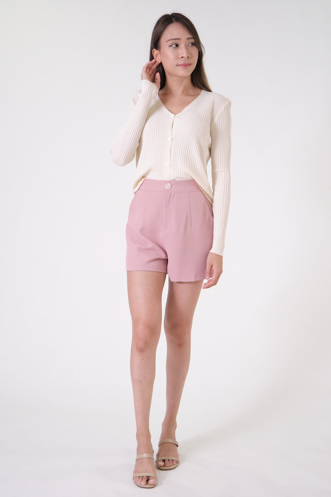 Chixxie Sandy Shorts (Pink) lo