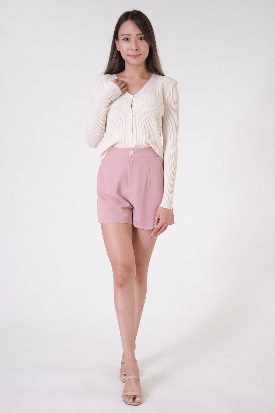 Chixxie Sandy Shorts (Pink) lo