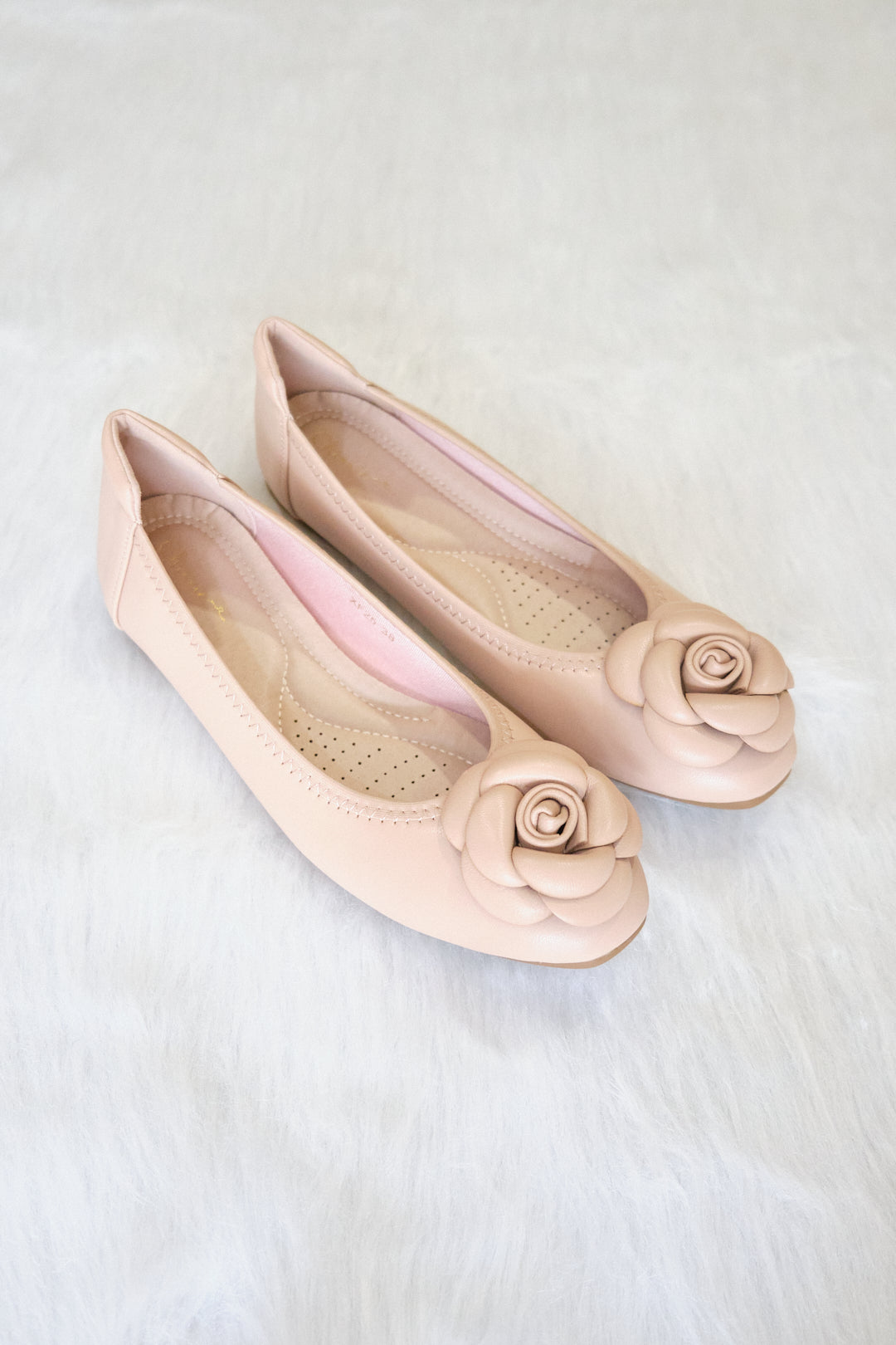 Chixxie XF25 Camelia Round Toe Flats