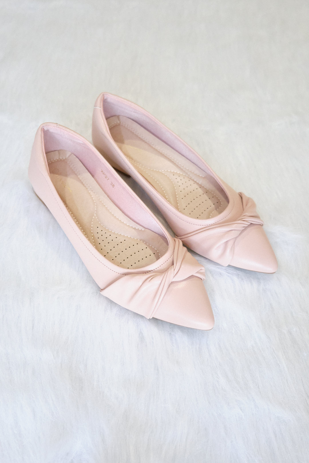 Chixxie XP27 Twist Pointed Toe Flats