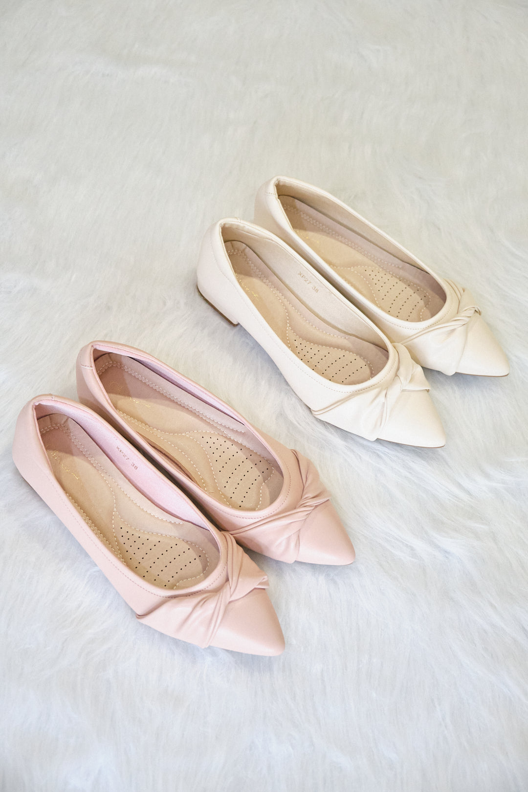 Chixxie XP27 Twist Pointed Toe Flats