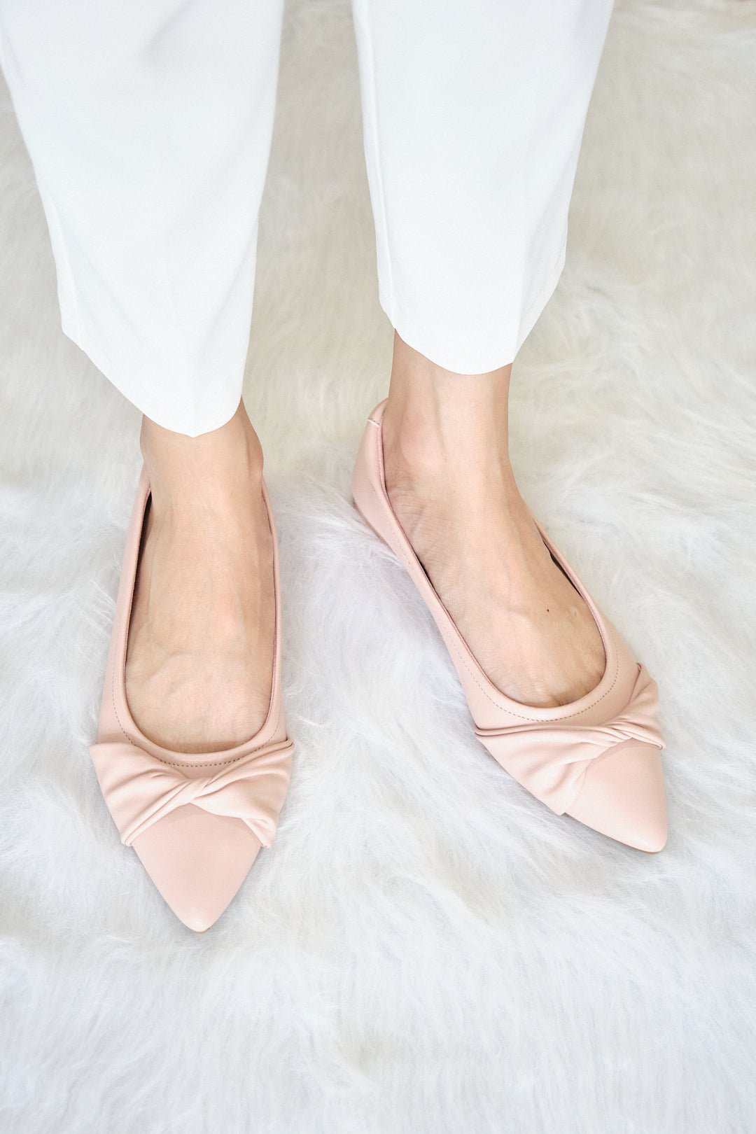 Chixxie XP27 Twist Pointed Toe Flats