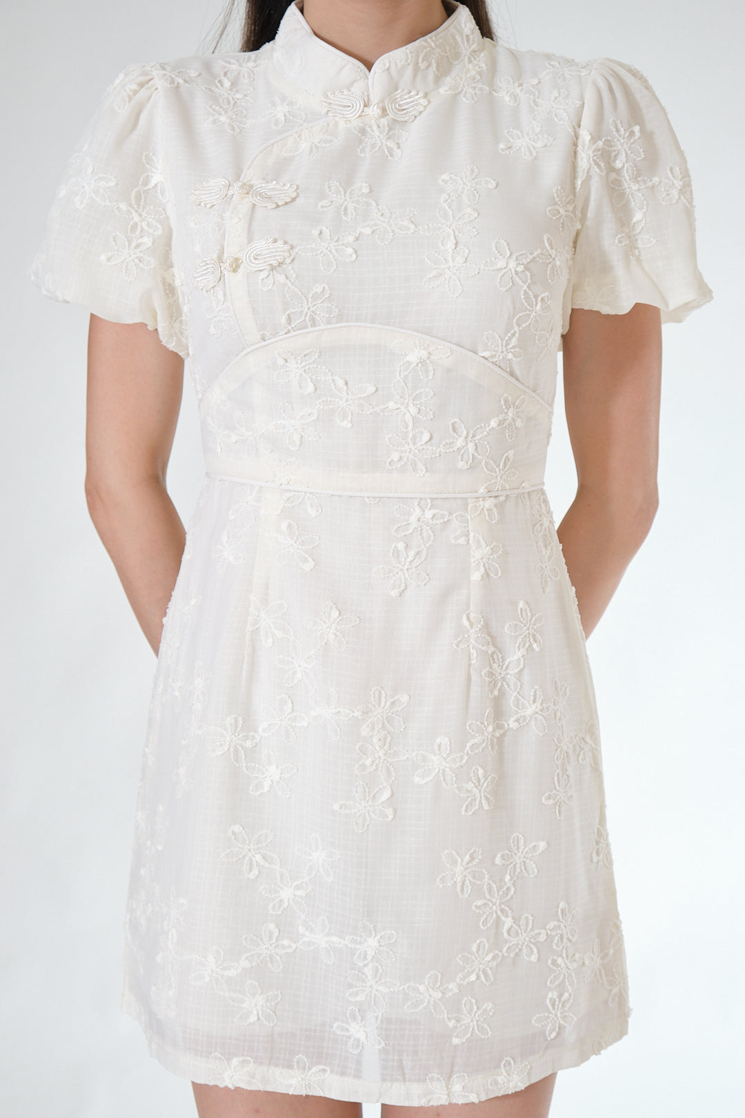 Chixxie Mico Cheongsam (White)