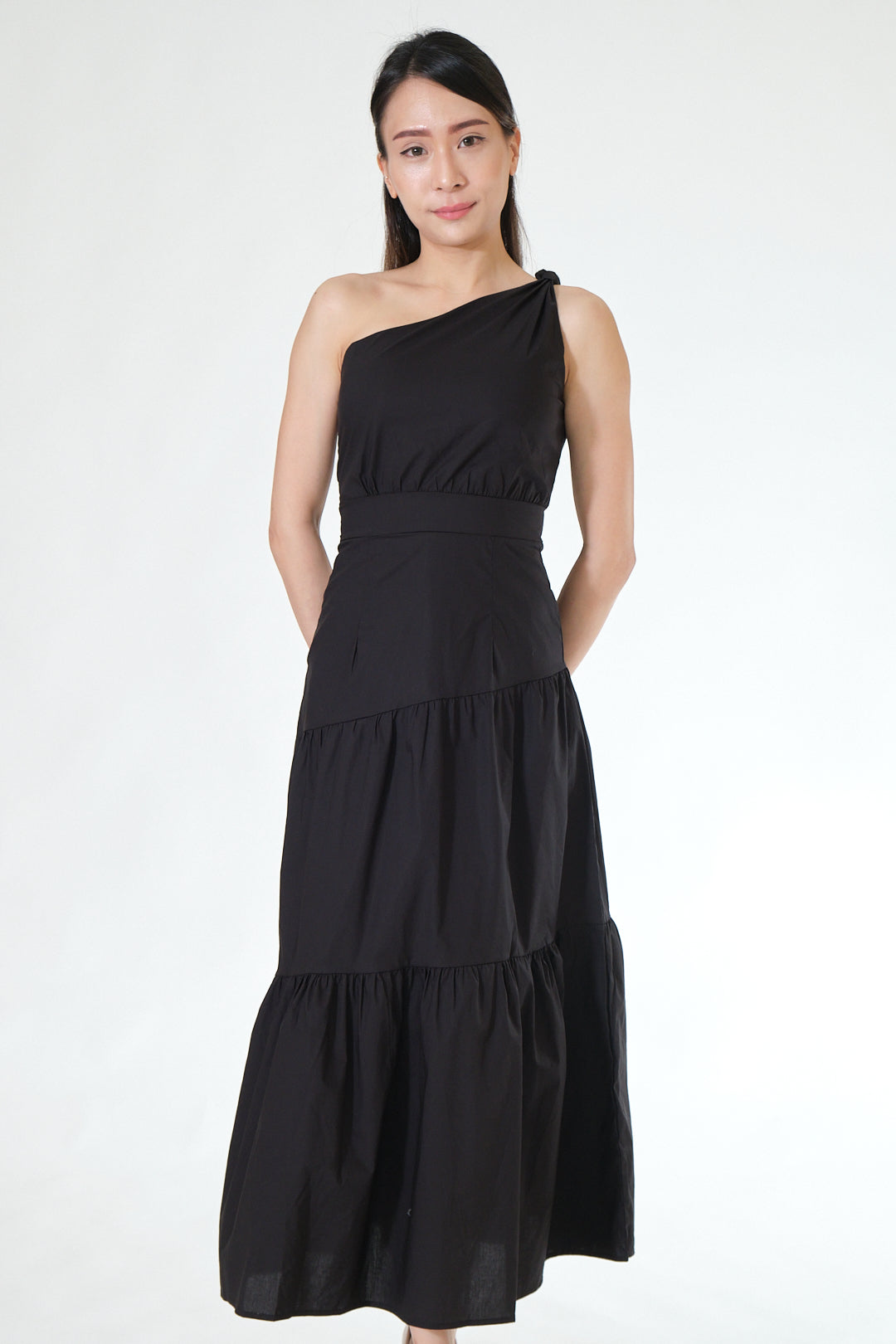 Chixxie Lany Maxi Dress (Black)