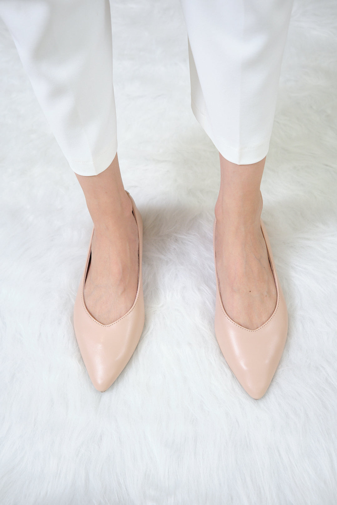 Chixxie XV28 V-Cut Pointed Toe Flats