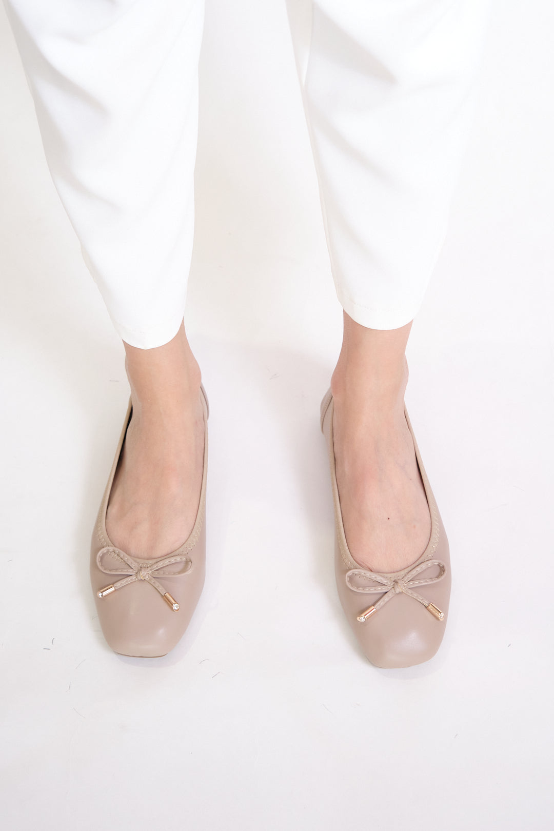 Chixxie XP36 Ribbon Square Toe Flats