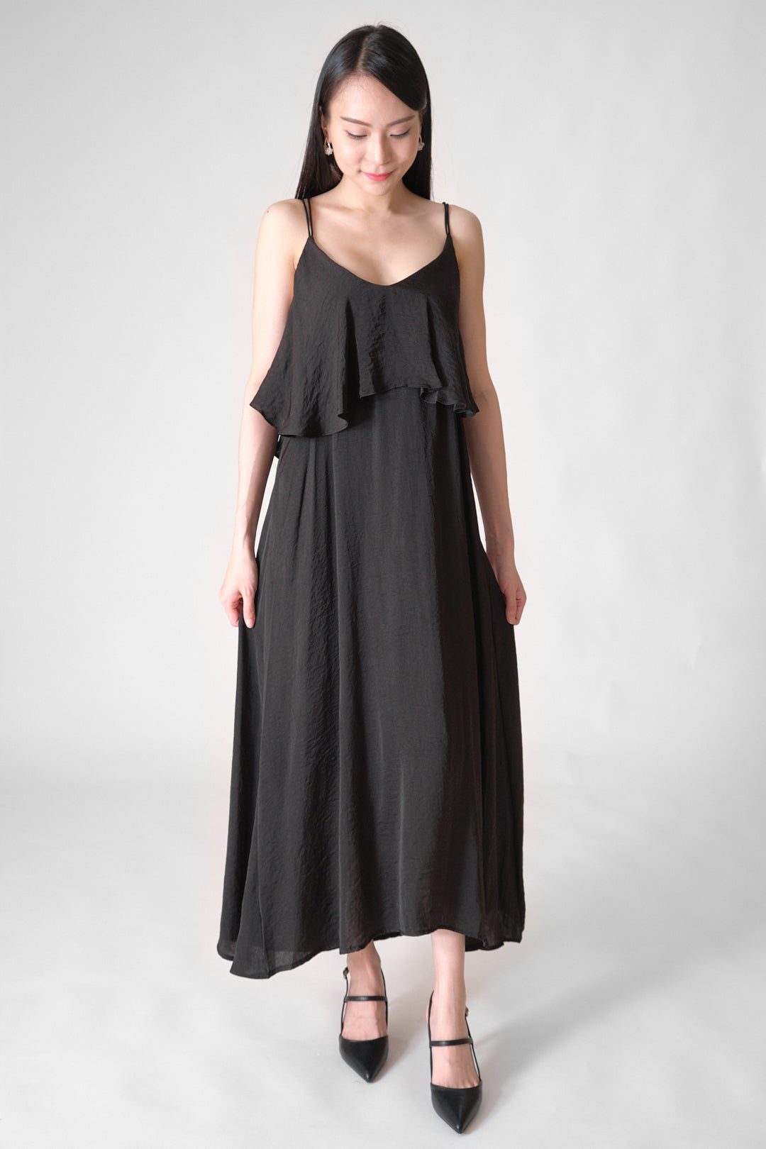 Chixxie Roselyn Flowy Maxi Dress (Black)
