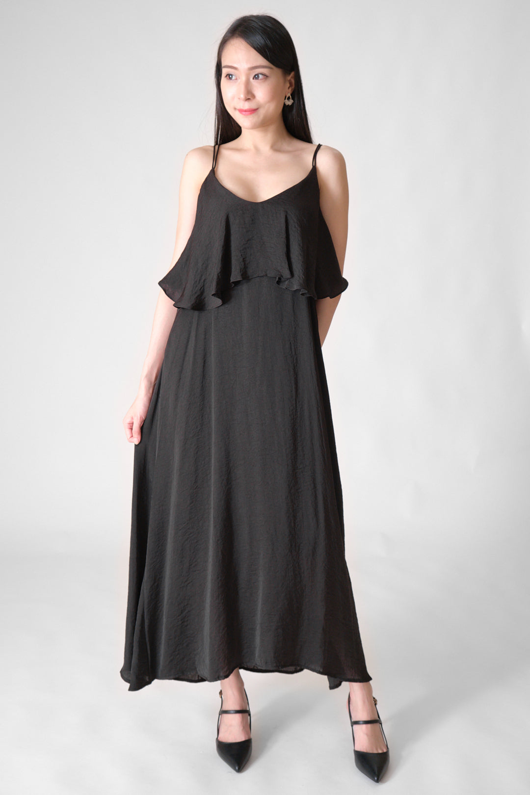 Chixxie Roselyn Flowy Maxi Dress (Black)