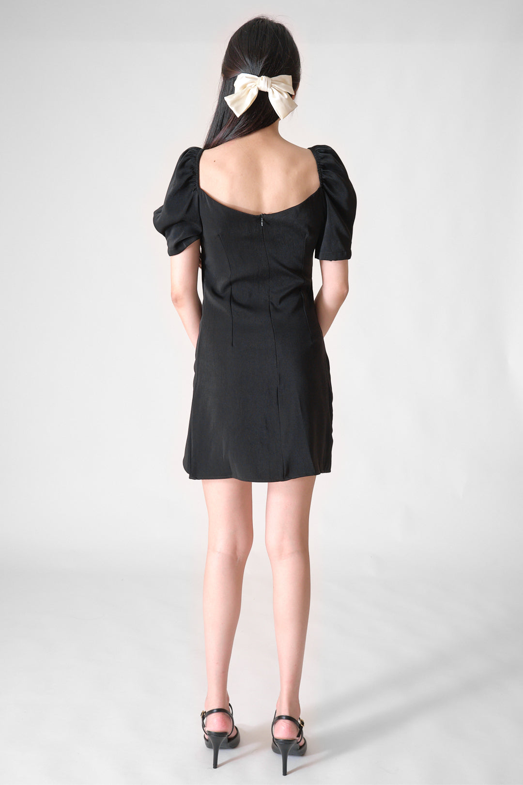 Chixxie Serene Dress (Black)