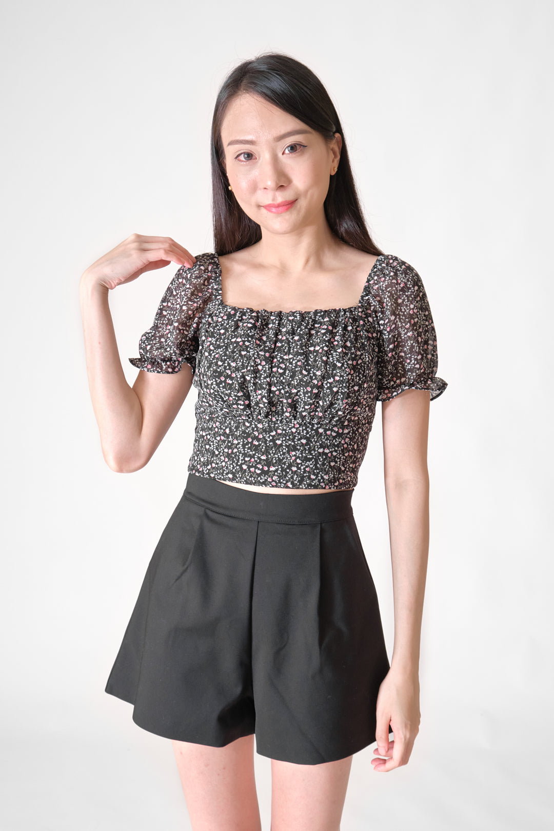 Chixxie Faye Shorts (Black)