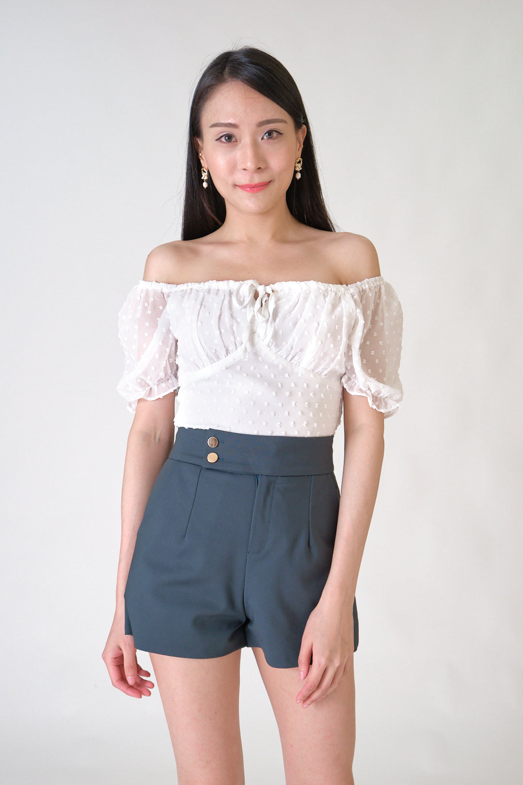 Chixxie Reina Shorts (Black)