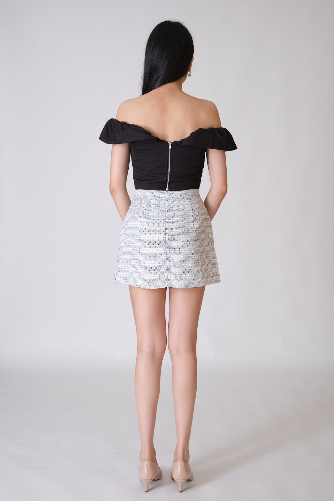 Chixxie Mindi Off-shoulder Crop Top (Black)