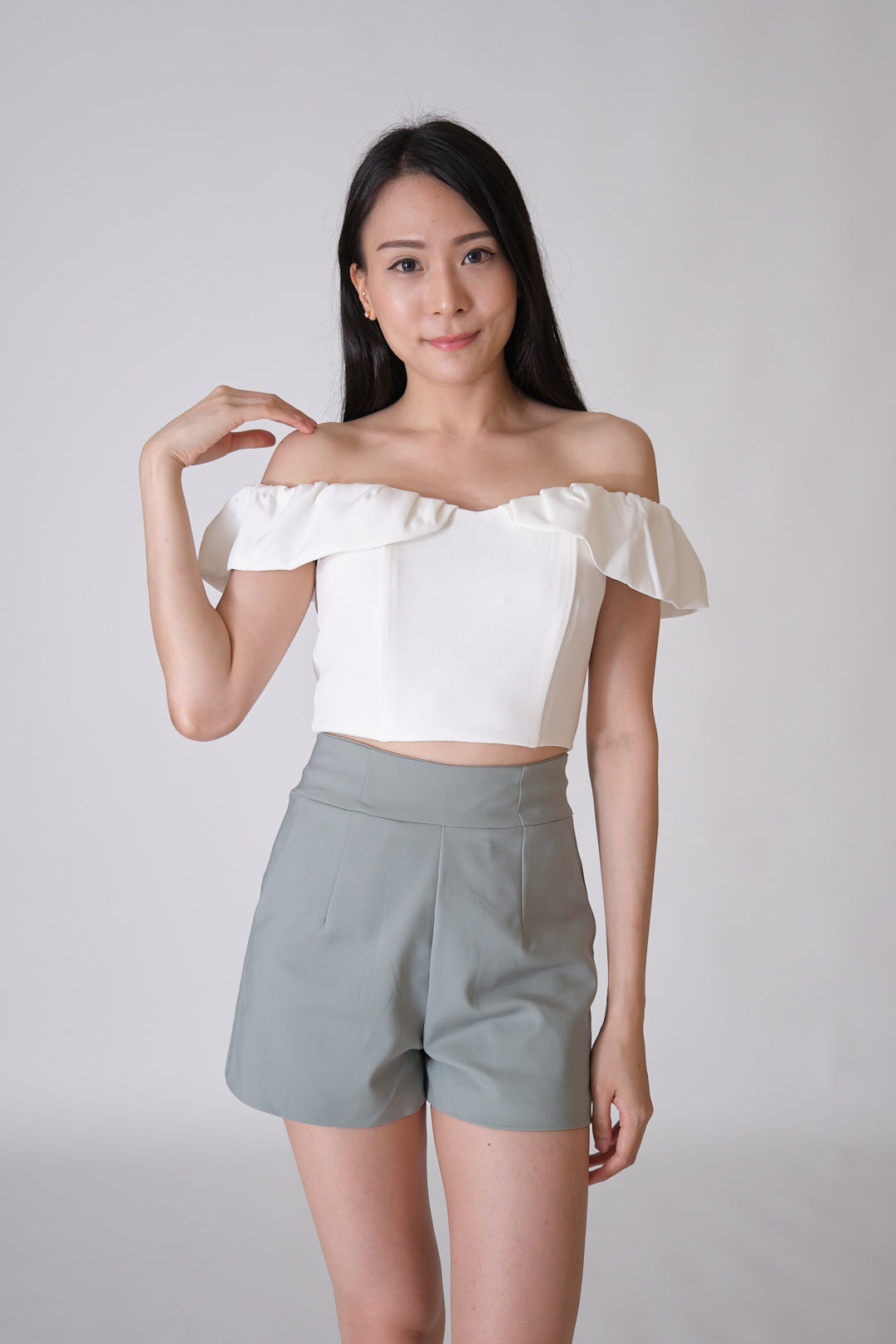 Chixxie Mindi Off-shoulder Crop Top (White)