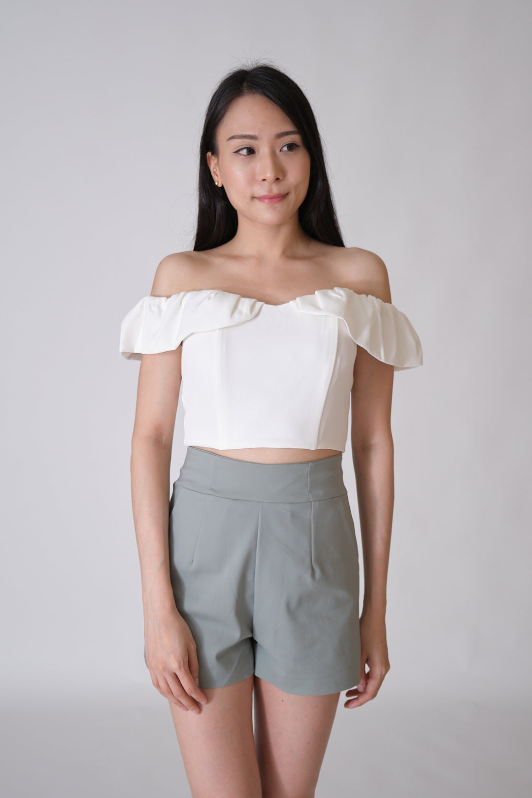 Chixxie Mindi Off-shoulder Crop Top (White)