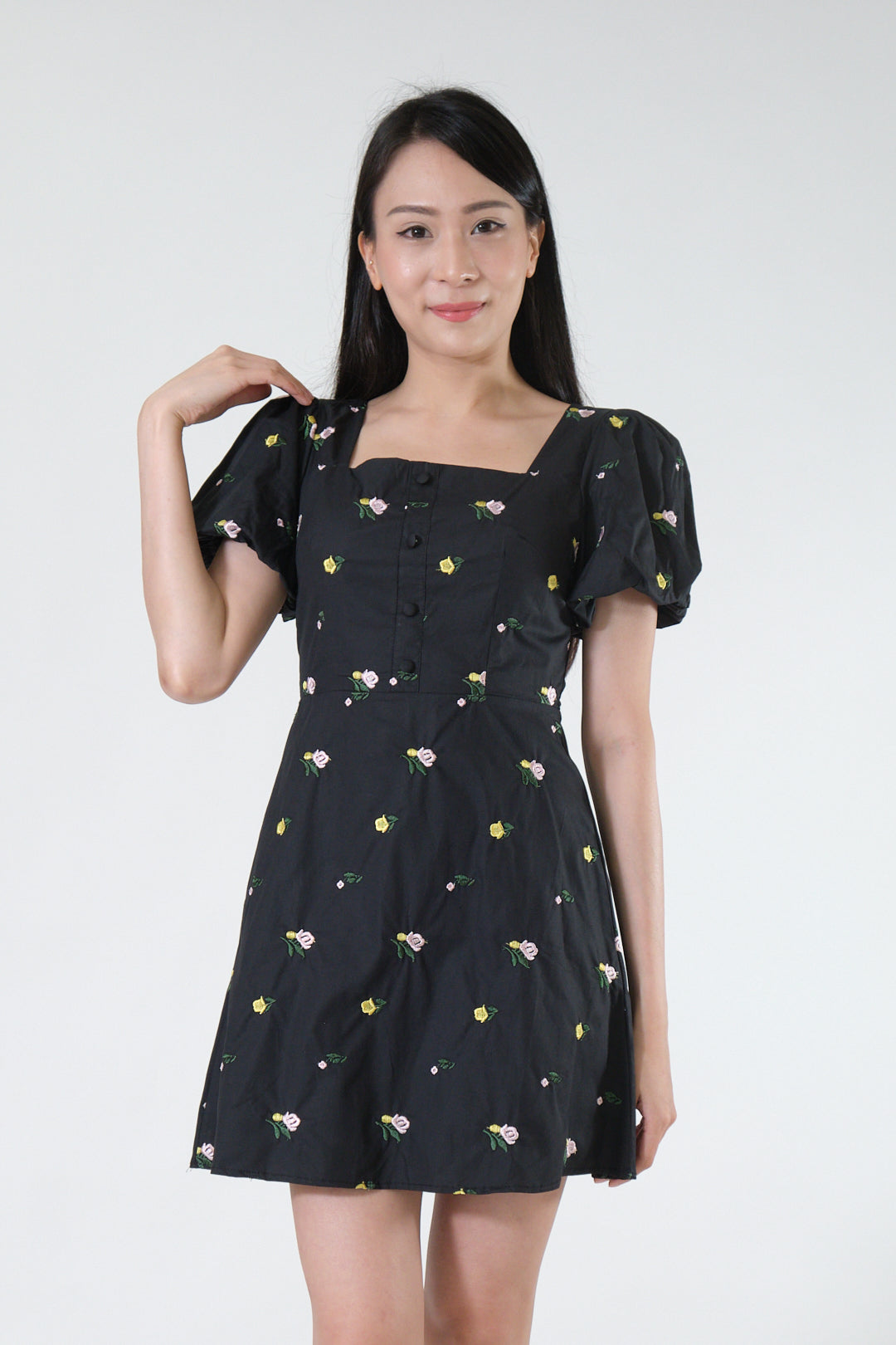 Chixxie Nana Floral Short Dress (Black)