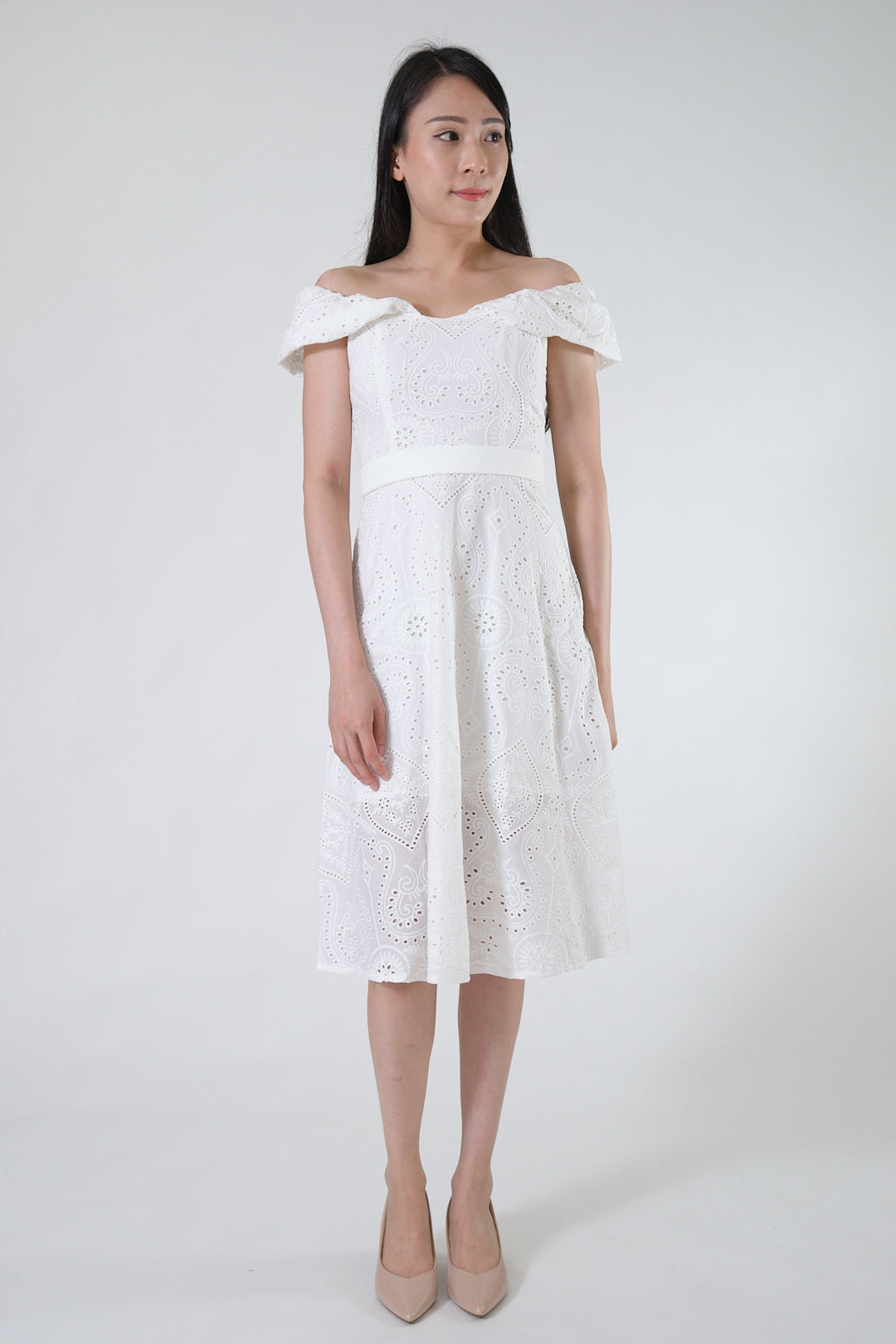 Chixxie Alanis Off-Shoulder Lace Dress (White)