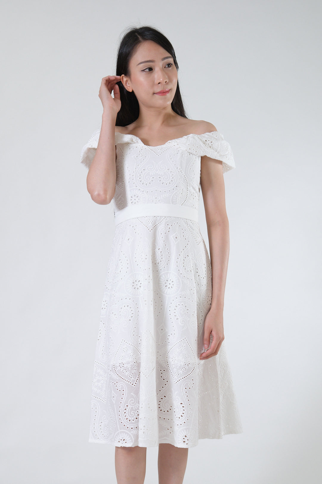 Chixxie Alanis Off-Shoulder Lace Dress (White)