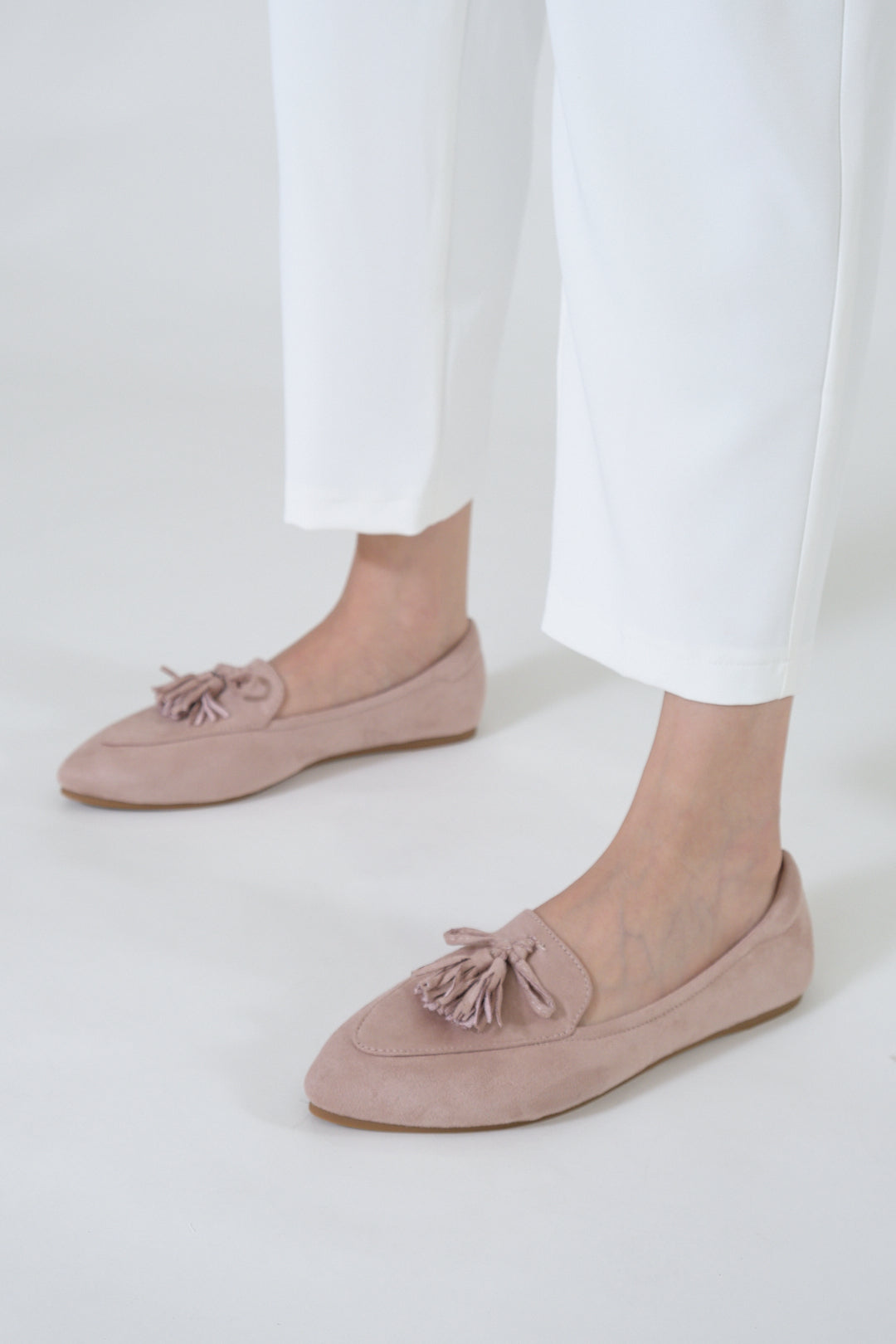Chixxie XP14 Suede Tassle Pointed Toe Flats