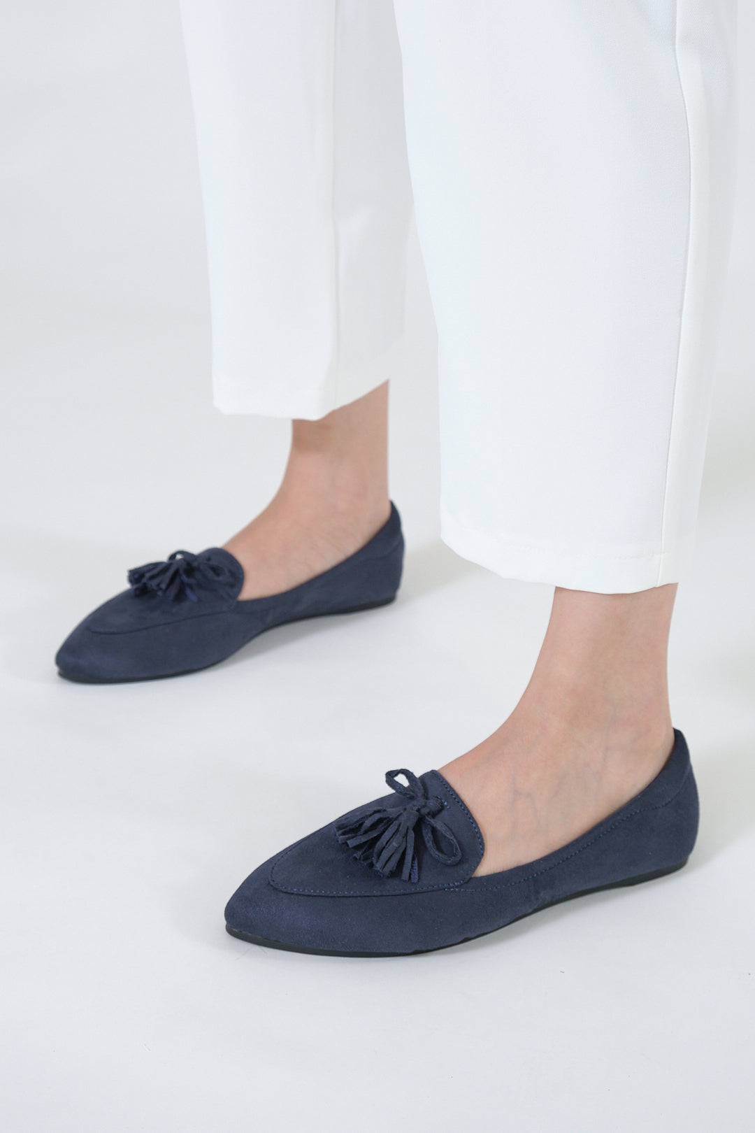 Chixxie XP14 Suede Tassle Pointed Toe Flats