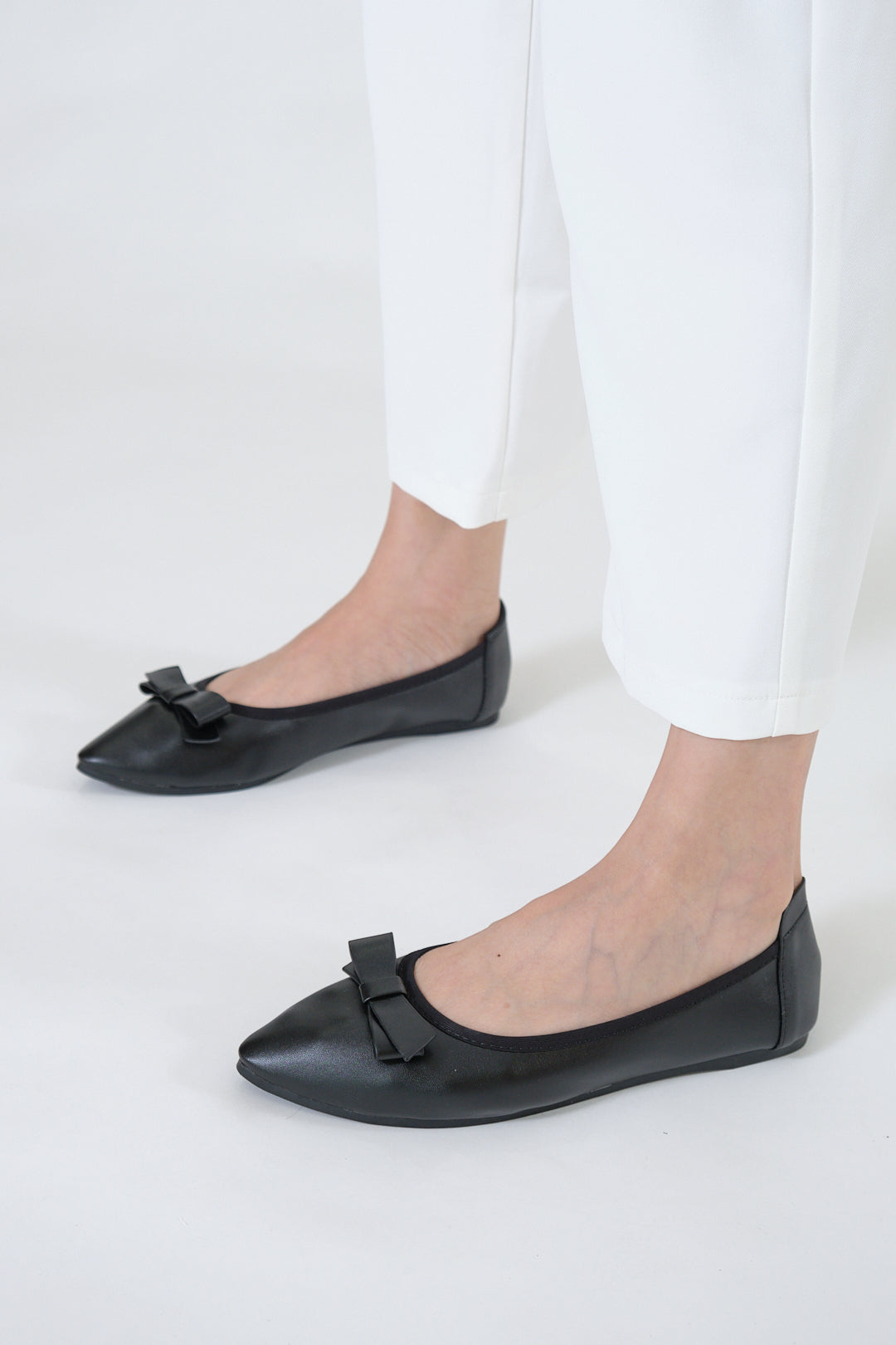 Chixxie XP12 Ribbon Pointed Toe Flats