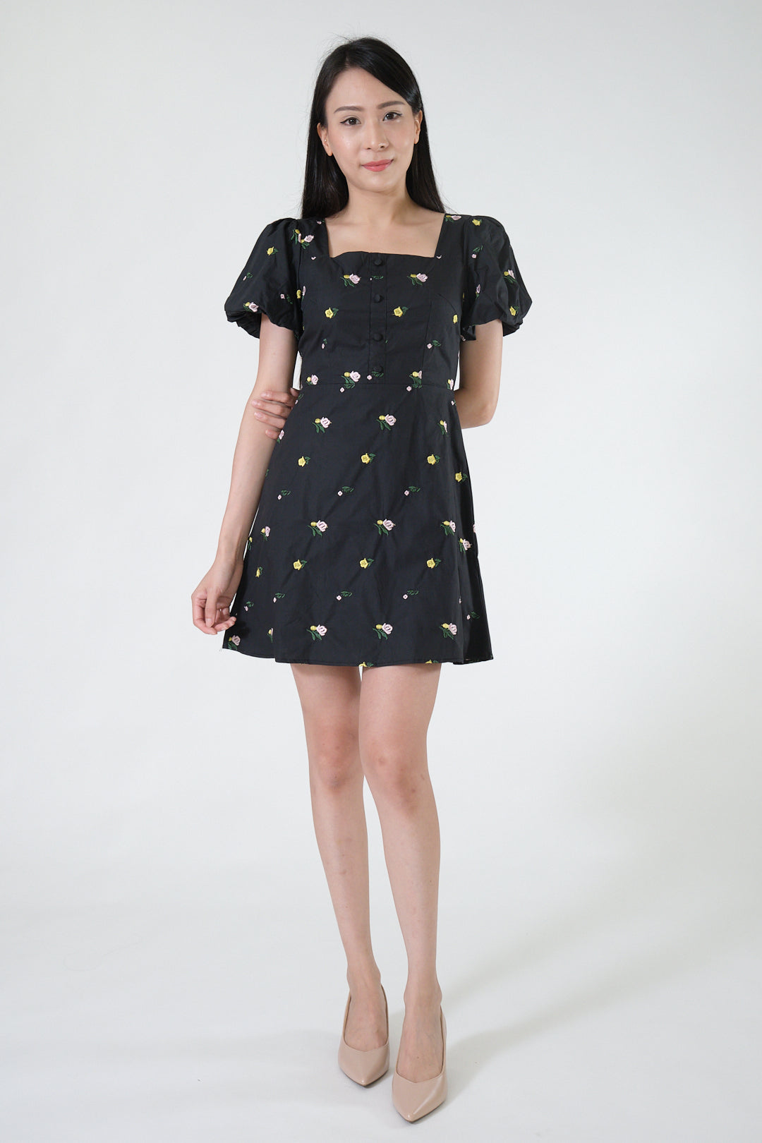 Chixxie Nana Floral Short Dress (Black)